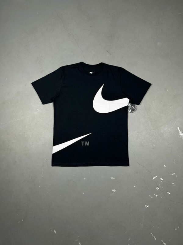 CAMISETA NIKE BIG SWOOSHᵀᴹ