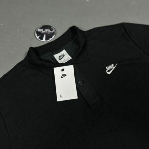 CAMISA POLO NIKE SPORTSWEAR (PRETA)
