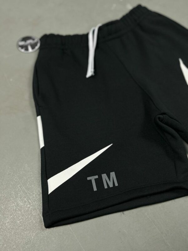 BERMUDA MOLETOM NIKE BIG SWOOSHᵀᴹ - Imagem 2